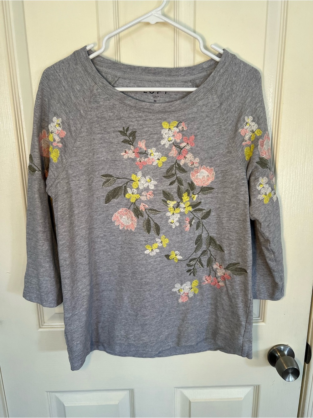 LOFT Gray Floral Embroidered Sweatshirt Top Medium 3/4 Sleeve